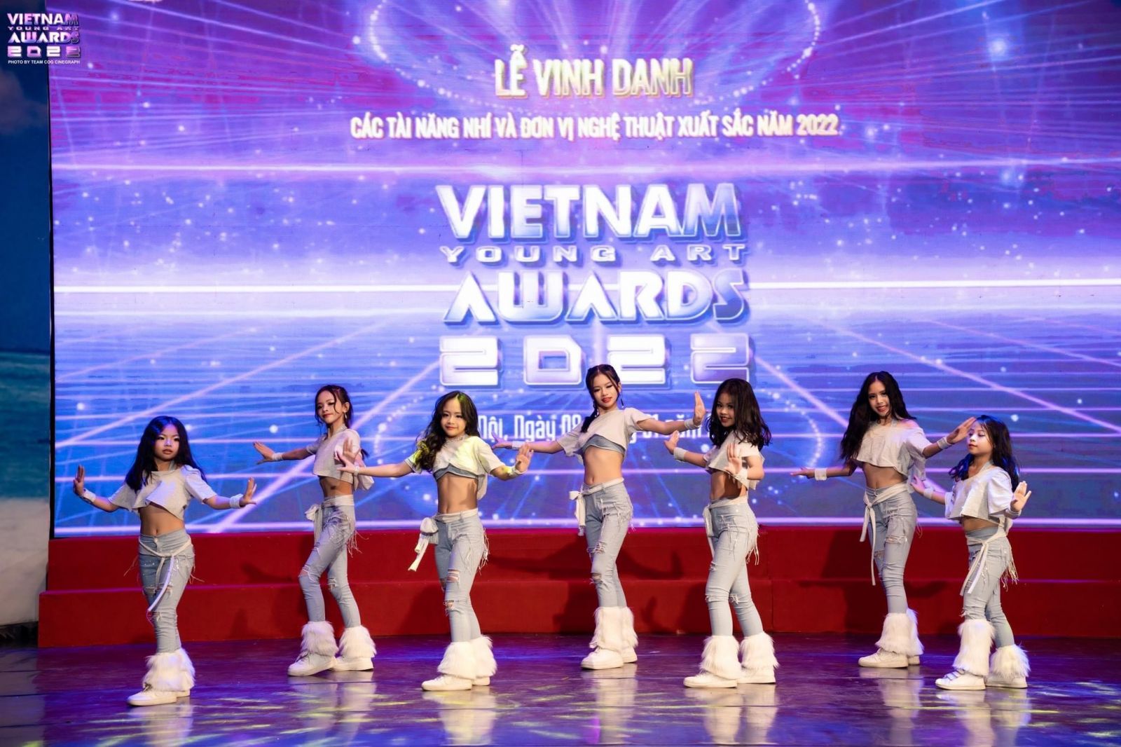 Vietnam Young Art Awards 2022 là sự kiện lớn nhất trong năm đối với chúng tôi, những thầy cô hoạt động trong lĩnh vực giáo dục nghệ thuật và tổ chức các sân chơi nghệ thuật thiếu nhi.