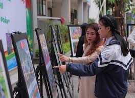 Nữ sinh lớp 9 giành giải Đặc biệt vẽ tranh mừng Đại hội Đoàn toàn quốc XII