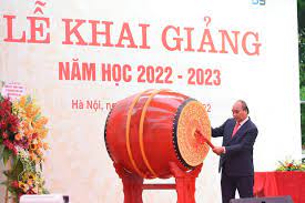 Chủ tịch nước Nguyễn Xuân Phúc dự Lễ khai giảng tại Trường THPT Chuyên Khoa học Tự nhiên