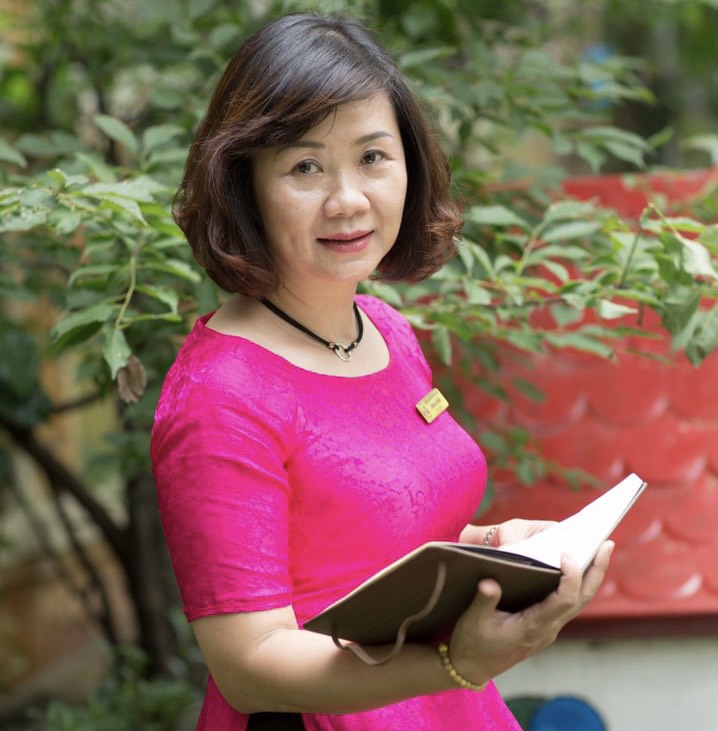 Cô giáo Tống Thị Hằng - Người thuyền trưởng nhiệt huyết tận tâm với Trường mầm non Vĩnh Hưng 