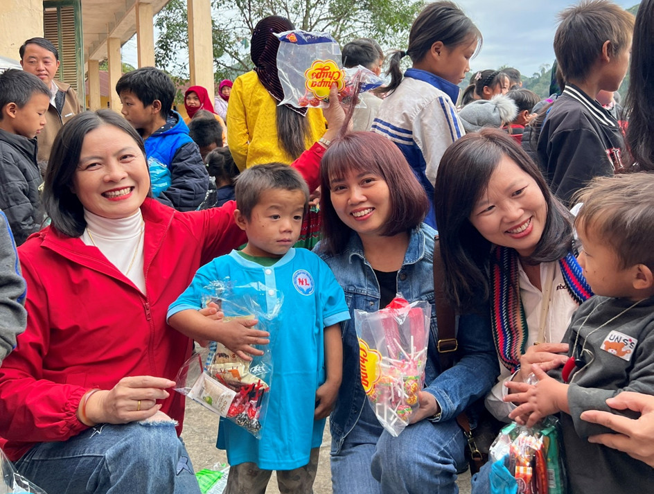 Cô giáo Trần Thị Minh Nguyệt – giáo viên giàu lòng nhân ái và trái tim yêu thương