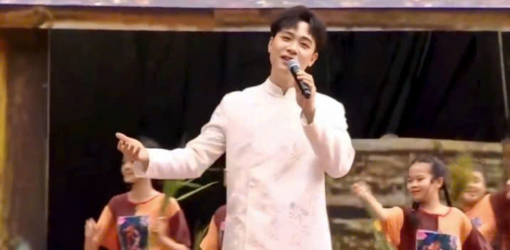 Phạm Anh Duy và Xuân Hảo mang âm nhạc đến Tam Cốc mùa lúa chín