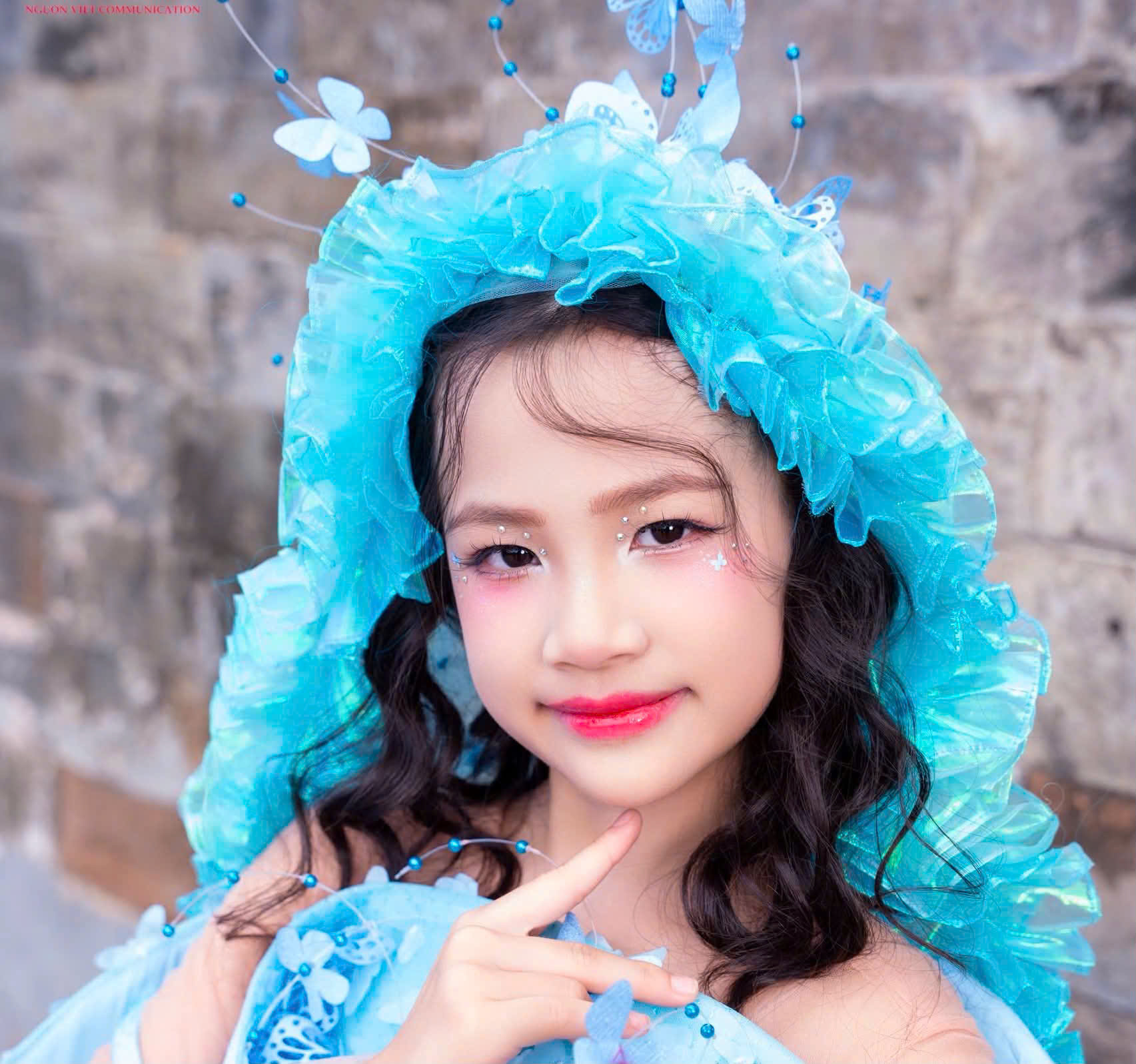 Vedette Tạ Ngọc Phương bừng sáng trong BST “Thanh Điệp” của NTK Đinh Phương Trình tại Liên hoan Thiếu nhi “Sắc Màu Tuổi Thơ”