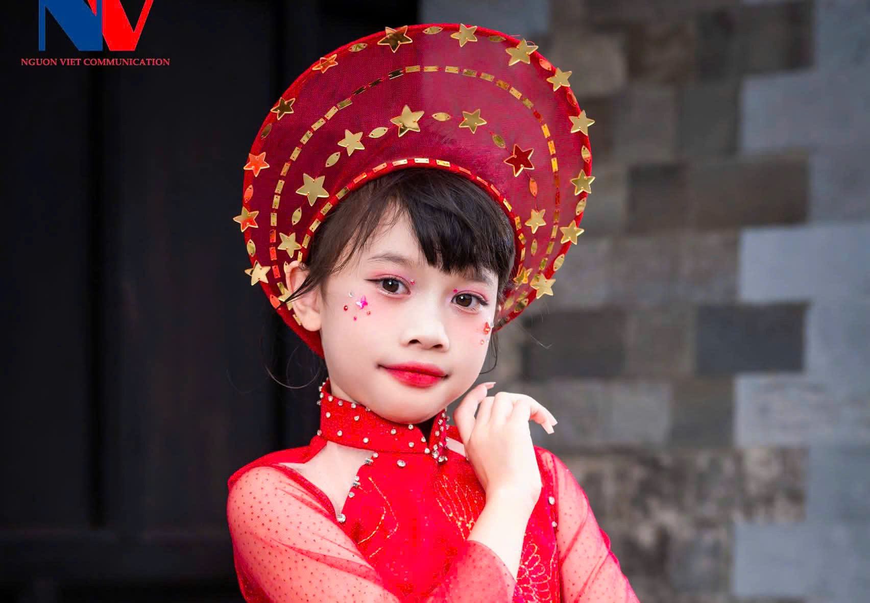 Model nhí Vũ Ngọc Minh Anh và hành trình lan tỏa văn hóa Việt qua trang phục “Gấm Vóc Lụa Là”